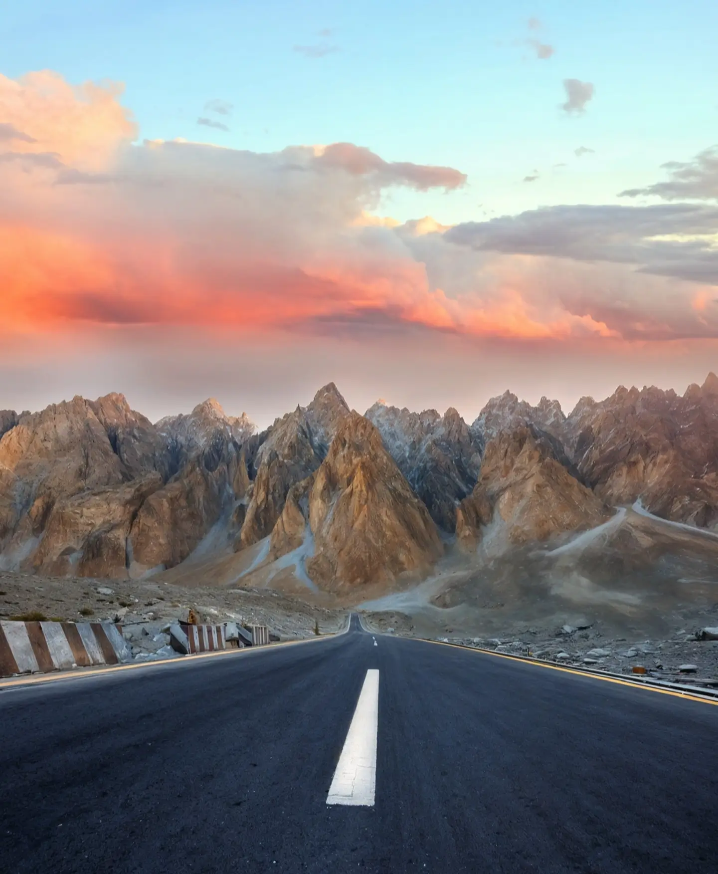 Karakoram Highway (KKH)